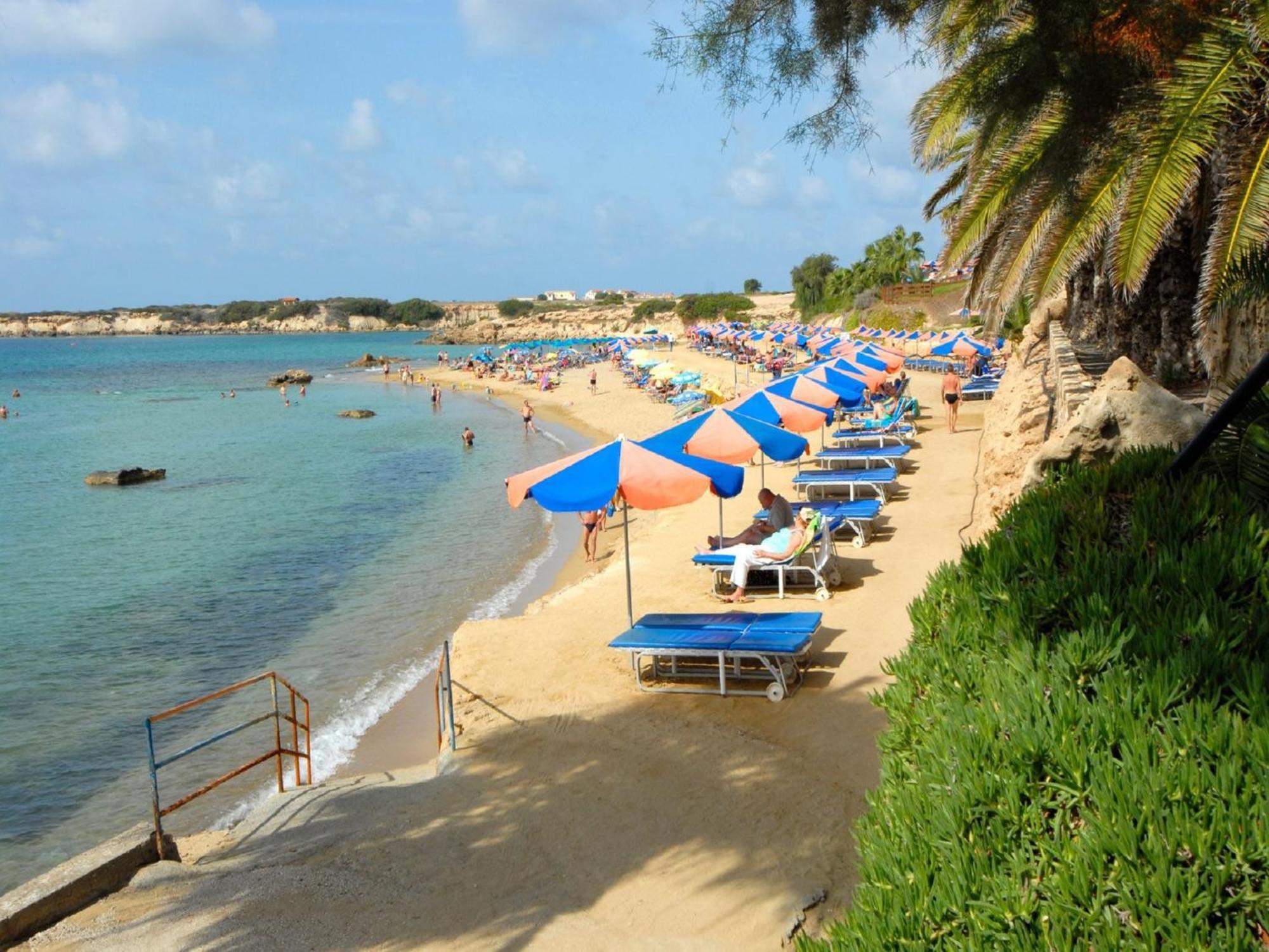 Villa Coralia Gardens 1Km From Coral Bay Beach Экстерьер фото