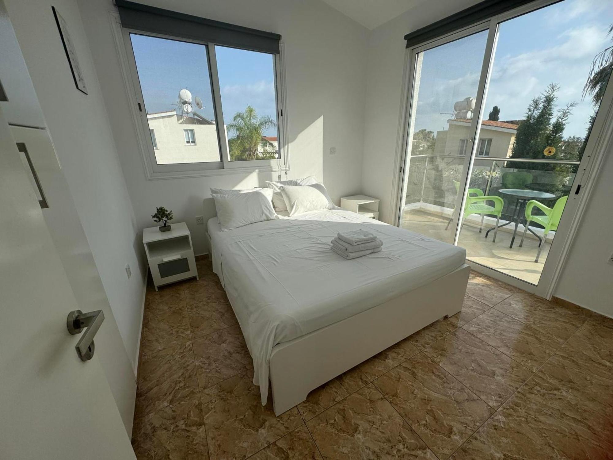 Villa Coralia Gardens 1Km From Coral Bay Beach Экстерьер фото