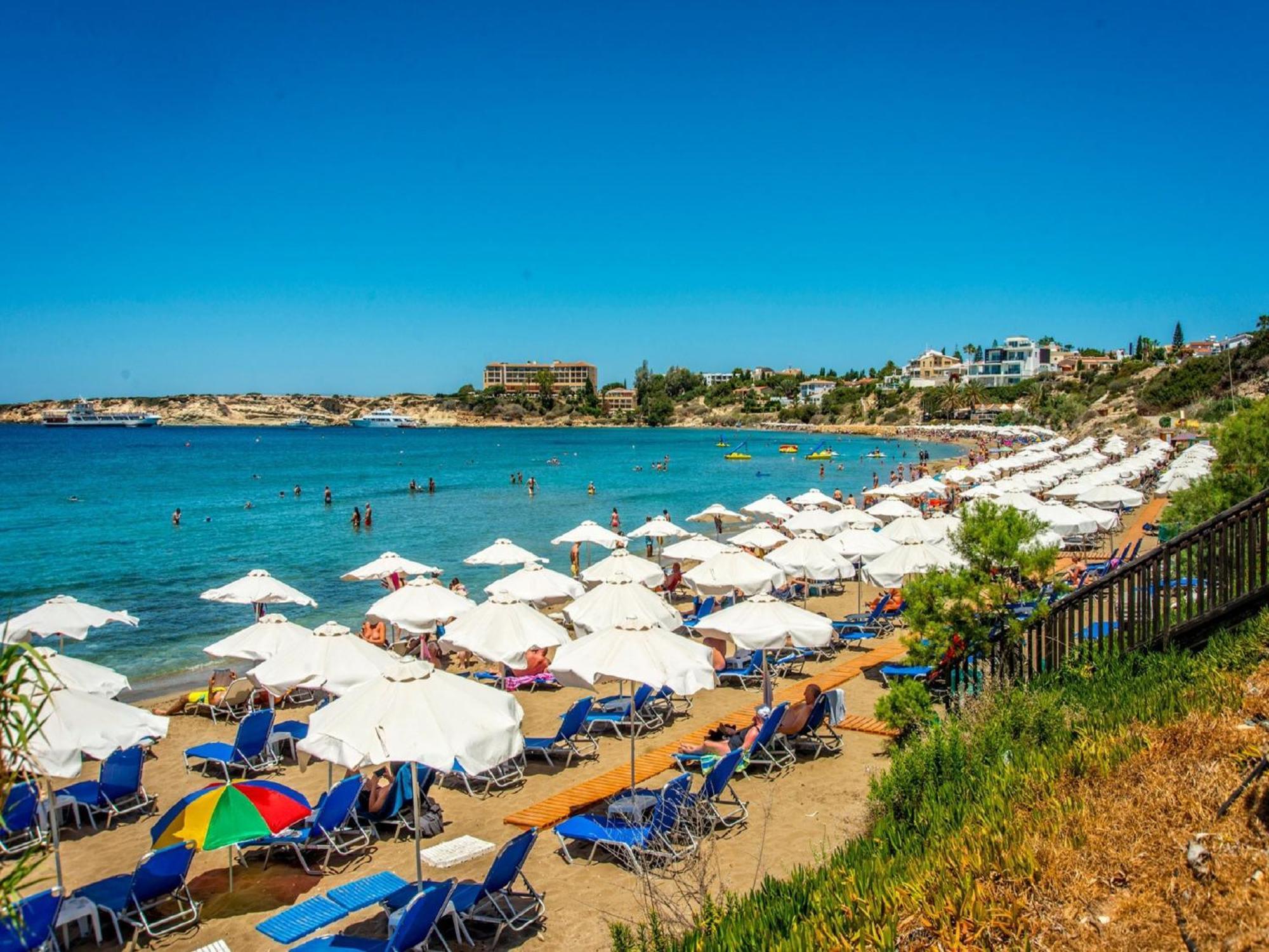 Villa Coralia Gardens 1Km From Coral Bay Beach Экстерьер фото